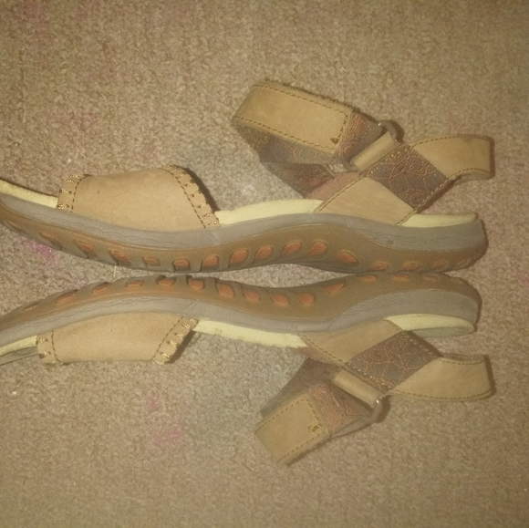 Merrell Sandals - Picture 3 of 3
